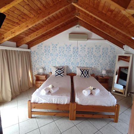 Chloe Attic Villa Agia Efimia Bagian luar foto