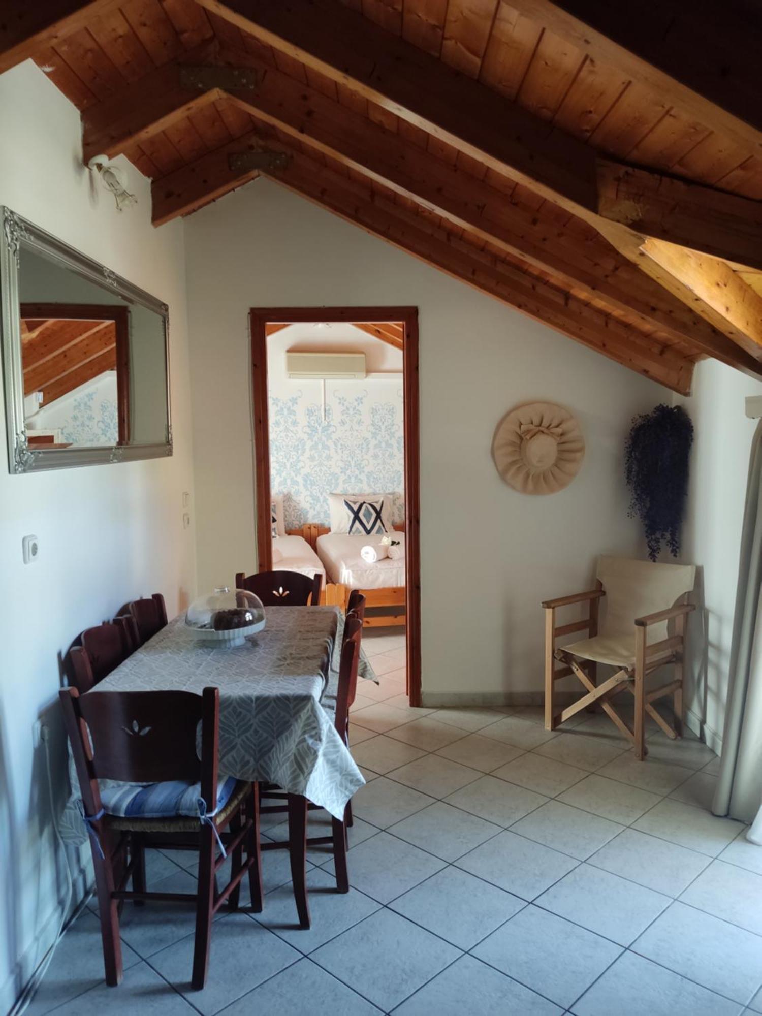 Chloe Attic Villa Agia Efimia Bagian luar foto