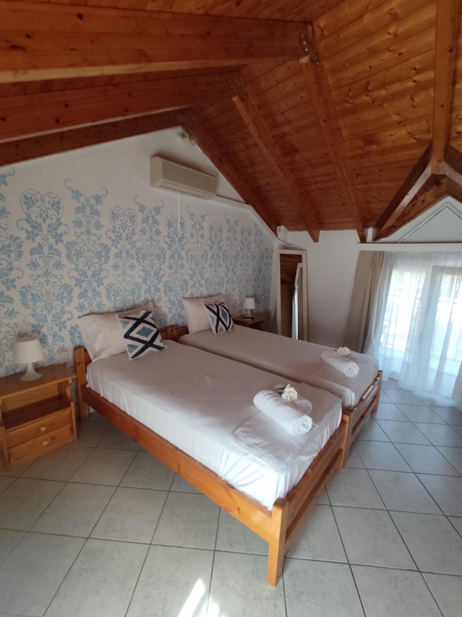 Chloe Attic Villa Agia Efimia Bagian luar foto